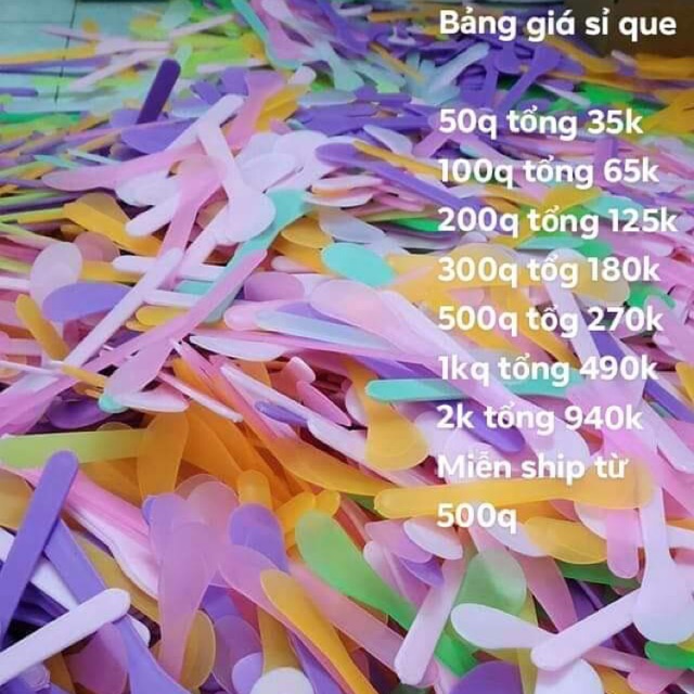 Que đắp mặt nạ