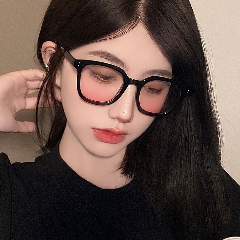 Kính má hồng hot trend