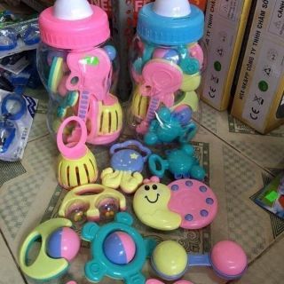 Bộ xúc xắc bình bú {Sale}