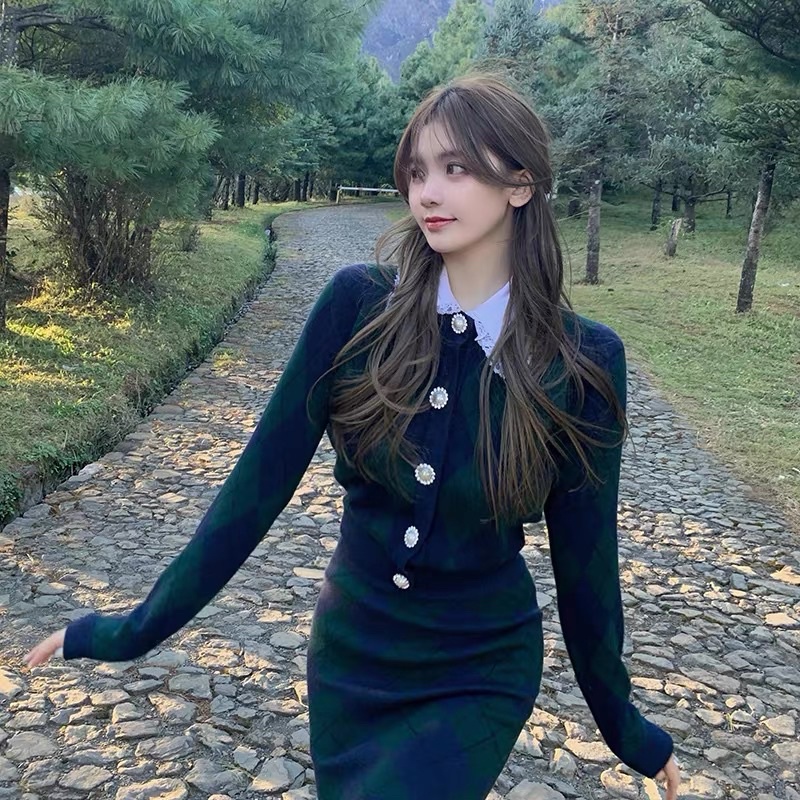 Set áo váy cardigan hoạ tiết quả trám cheap moment Rosé, Somi, Triệu Lộ Tư