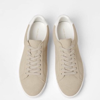 Zara man sale rẽ kinh khủng