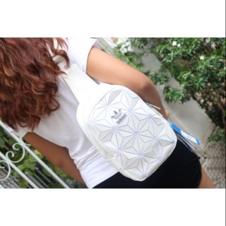 Túi đeo chéo adidas trẻ trung năng động