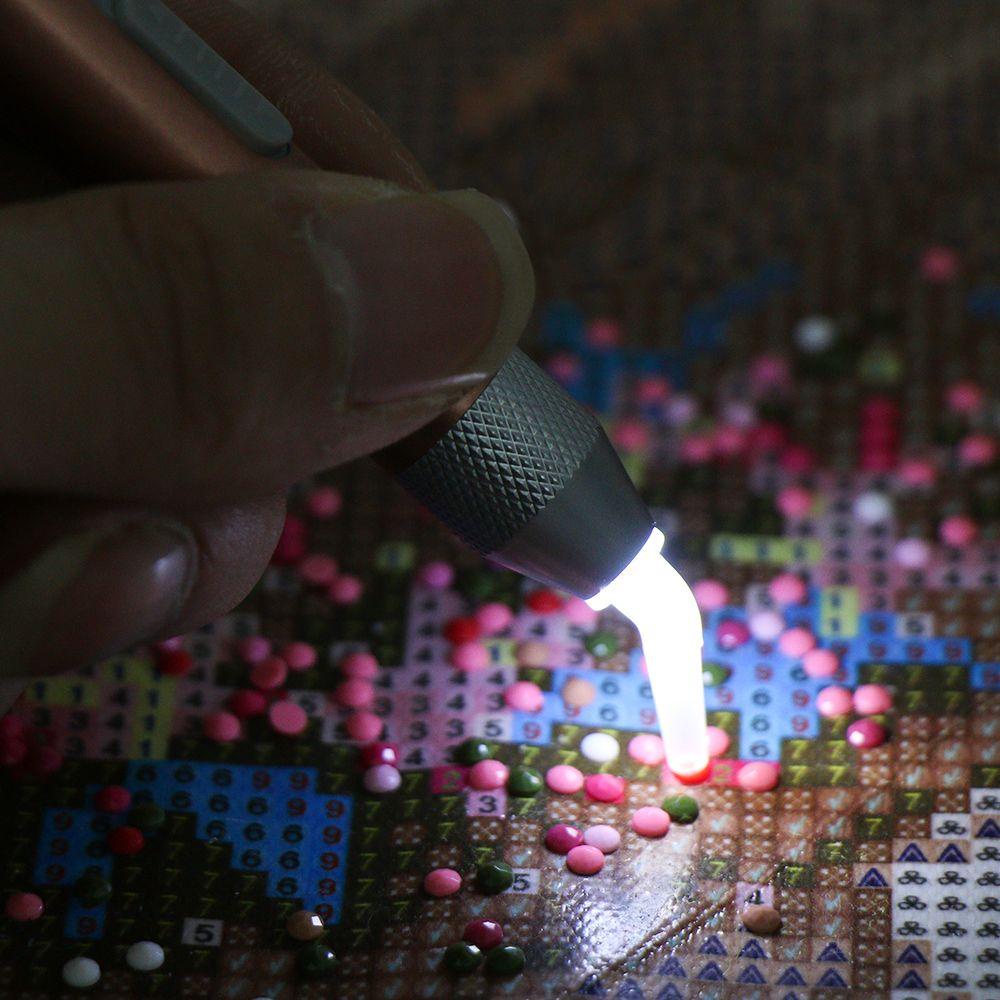 Hộp Đựng Dụng Cụ Bút Thêu Tranh Chữ Thập Có Đèn LED