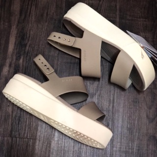 Sandal Crocs xịn xò