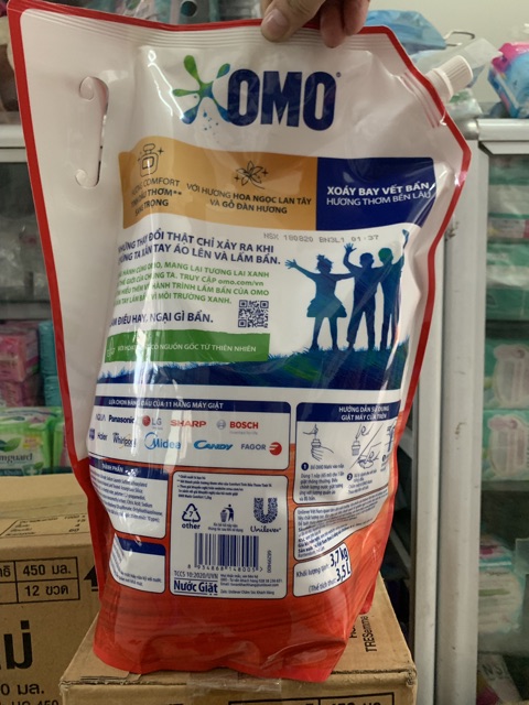 NƯỚC GIẶT OMO MATIC COMFORT TINH DẦU THƠM 3,6kg mầu đỏ