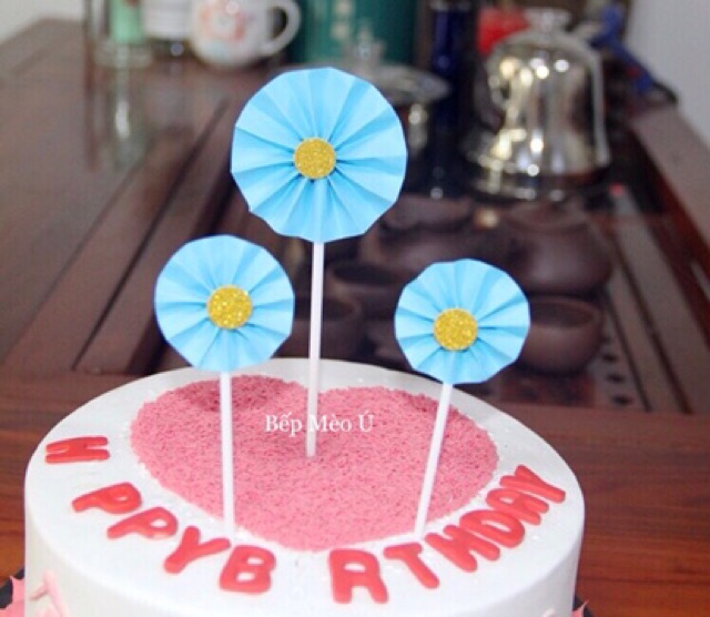 Que cắm Hoa Hướng Dương trang trí bánh kem
