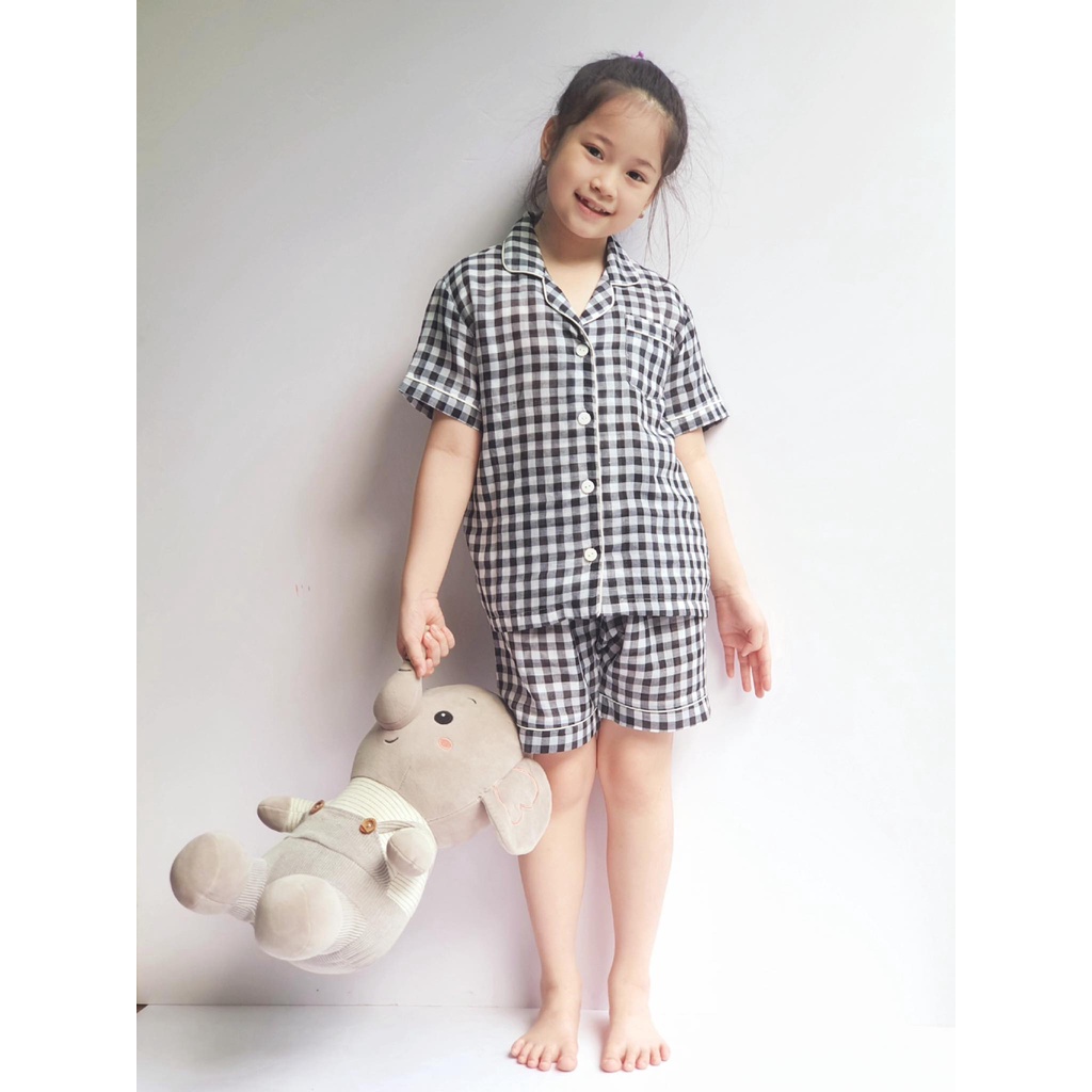 Bộ pyjama caro cho bé