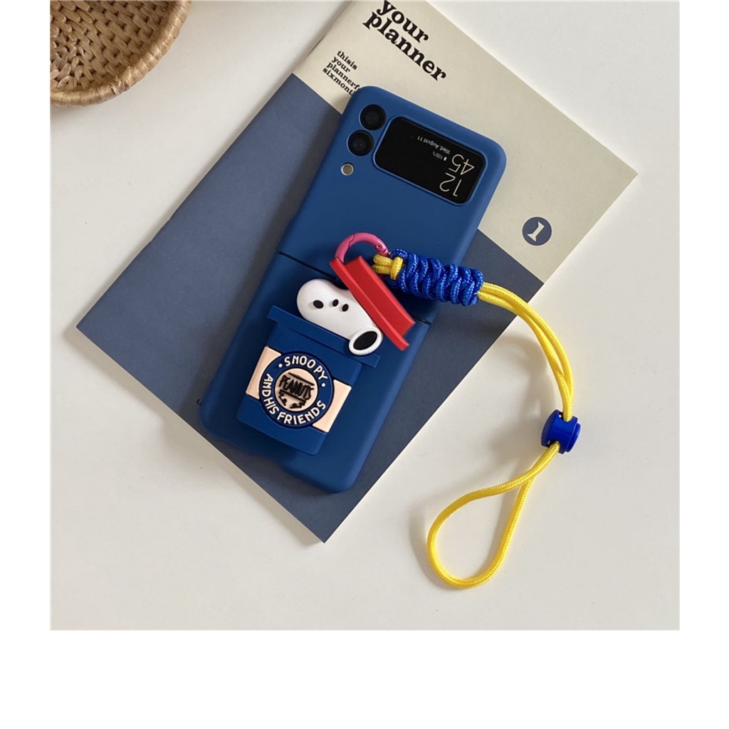 Ốp Điện Thoại Họa Tiết Hoạt Hình Snoopy Dễ Thương Có Giá Đỡ Gấp Gọn Cho Samsung Zflip3 F7110