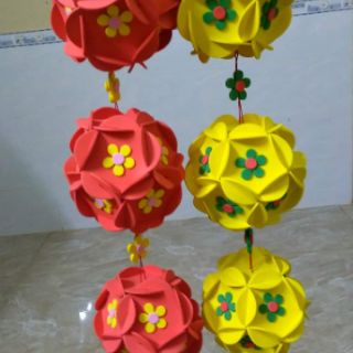Quả cầu xốp trang trí.