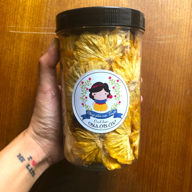 Thơm Sấy Mộc. Thơm Long An hàng tuyển sấy mộc. Có thể ngâm nước uống detox cho cơ thể. Xuất xứ: Việt Nam. HSD: 10 ngày