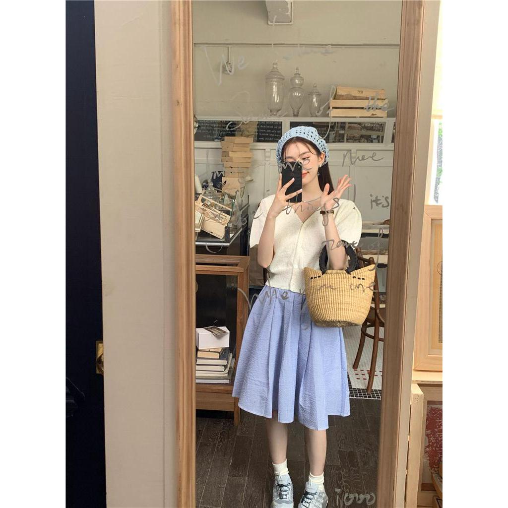 Bộ Áo Dệt Kim Mỏng Ngắn Tay Phối Chân Váy Xanh Dương Sành Điệu 65279