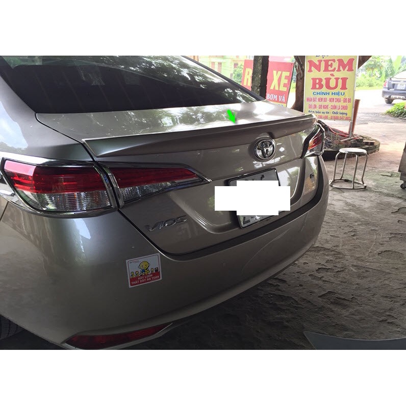 Đuôi gió liền cốp Vios 2019 mộc chưa sơn