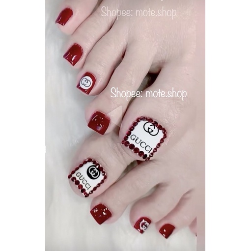Móng chân úp nail thiết kế