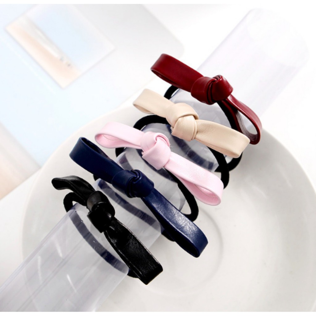 Combo 10 cột tóc đủ màu. Màu sắc ngẫu nhiên. Hàng luôn có sẵn nha các bạn. Giá 35k/10 cái. cottocdep