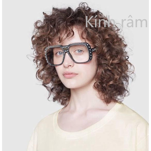 Kính mát tráng gương sang trọng cho nữ