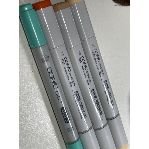 Bút Marker Copic Sketch + BG23, BV02, RV21 + multiliner copic + mực đen Maxim