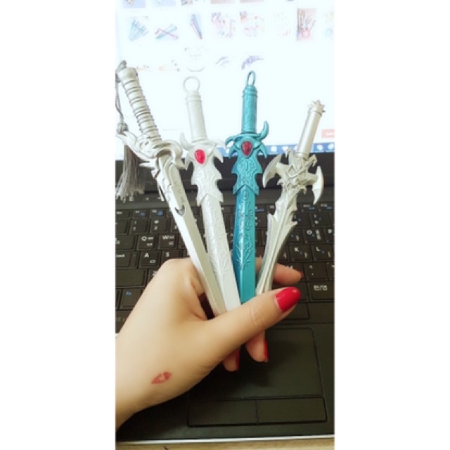Bút Bi Viết Siêu Độc Đáo -