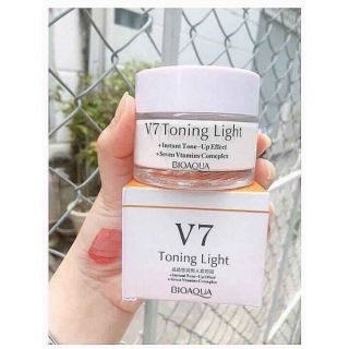 KEM DƯỠNG TRẮNG DA V7 TONING LIGHT BIOAQUA