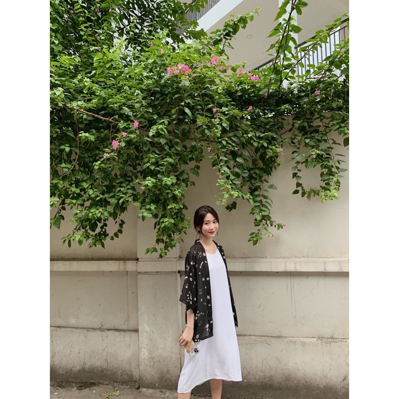 Áo khoác kimono hoa nhí nền đen