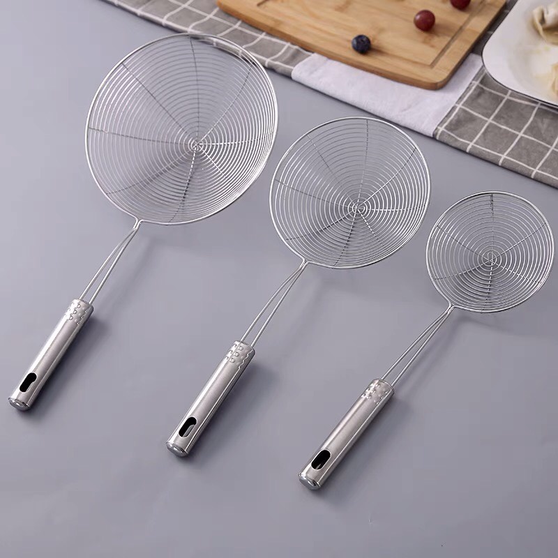 Vợt vòng vớt ráo dầu mỡ kích thước 14,16 cm chất liệu inox cao cấp thích hợp dùng chiên rán, V14-VV16