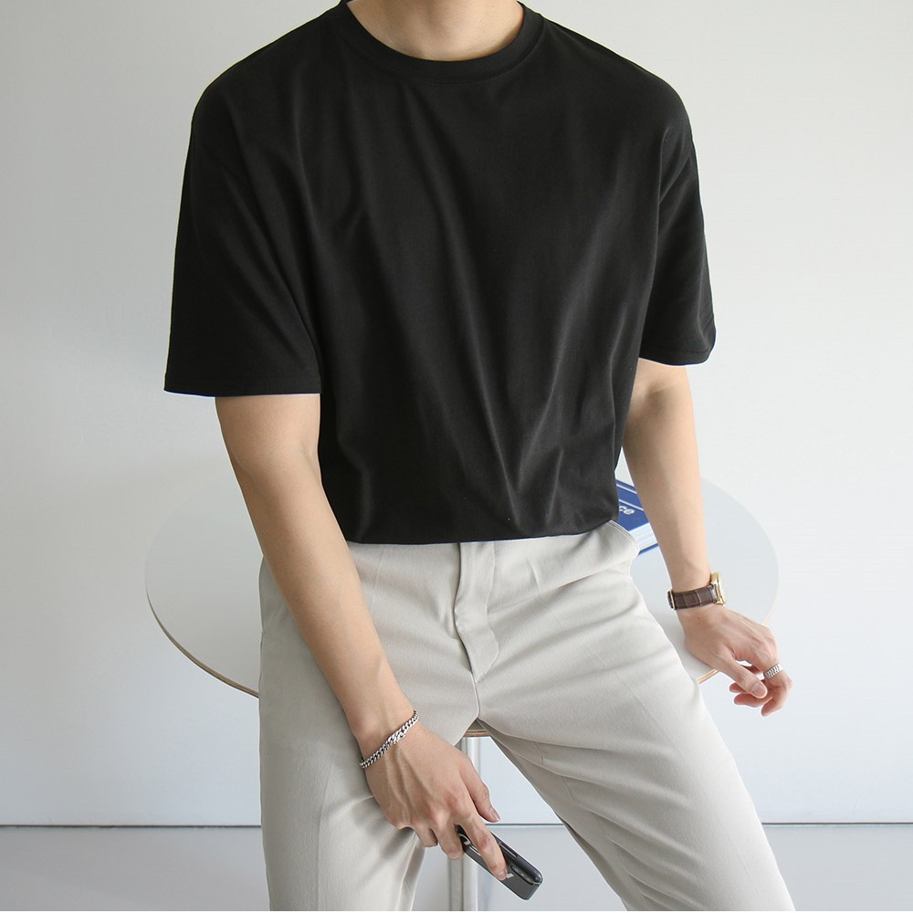 Áo thun nam đen trơn ngắn tay vải cotton cổ bo tròn thương hiệu RYAN form rộng phong cách Hàn Quốc | BigBuy360 - bigbuy360.vn