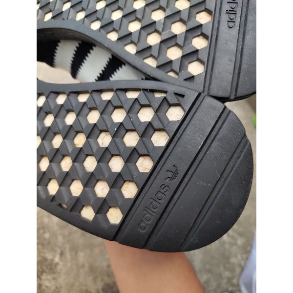 Giày thể thao adidasssssss hàng 2hand chính hãng , độ mới cao, 95% , size 43,3chân 27-27,5cm đi cực đẹp, màu đẹp