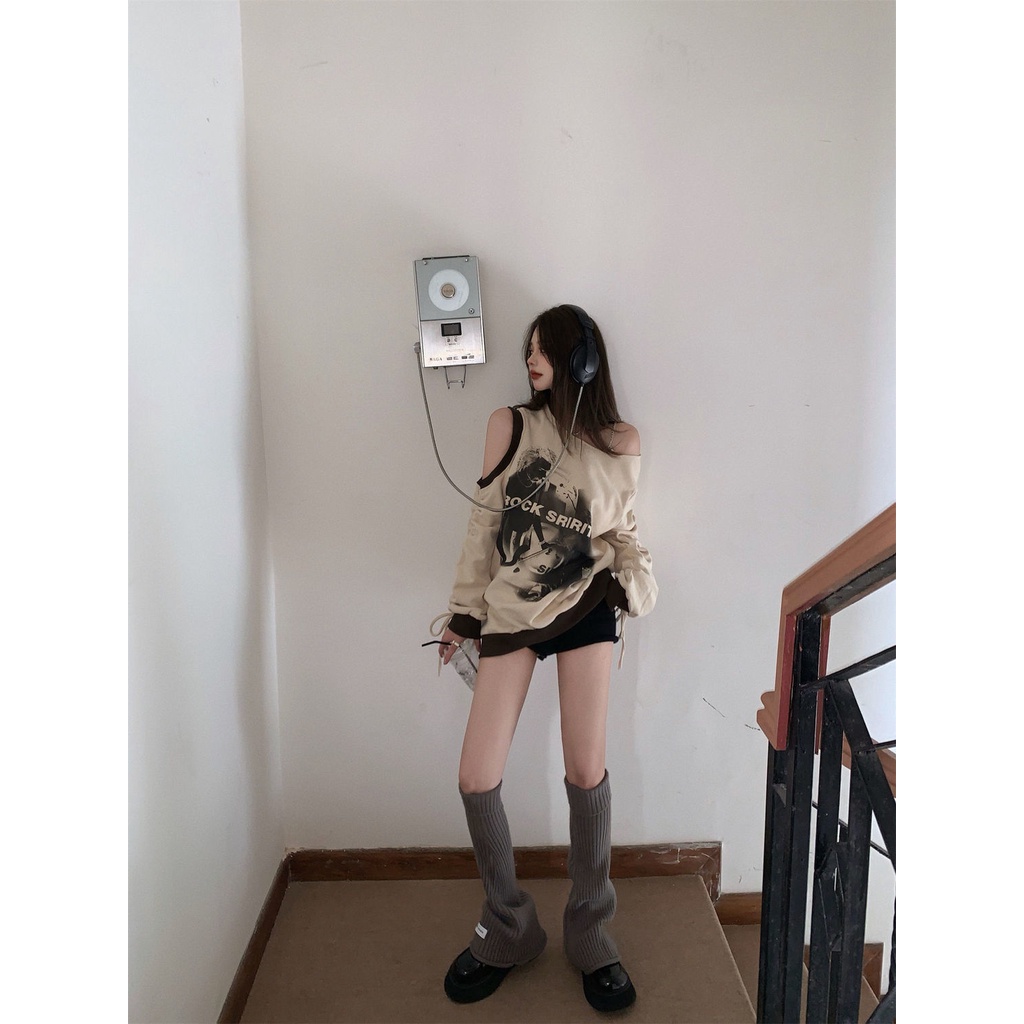 Áo mặc ngoài cổ chéo hở vai dáng rộng dễ phối đồ phong cách Mỹ thời trang thu đông mới dành cho nữ 4GNA