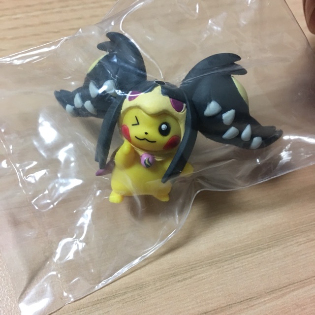 Mồ hình trưng bày-cosplay pikachu