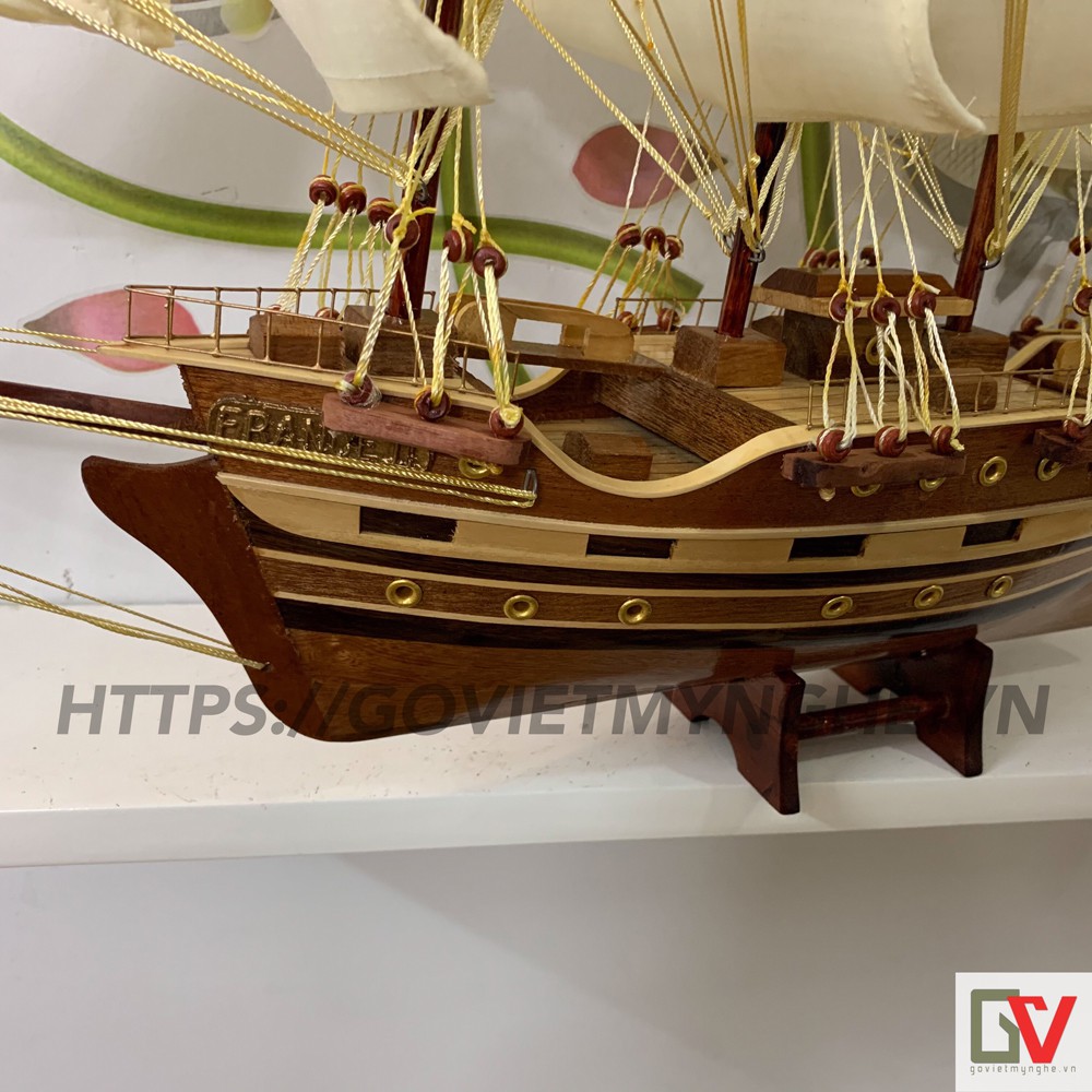 Mô hình tàu thuyền gỗ trang trí - thuyền gỗ France II của Pháp - Chiều dài thân tàu 40cm - Buồm vải trắng