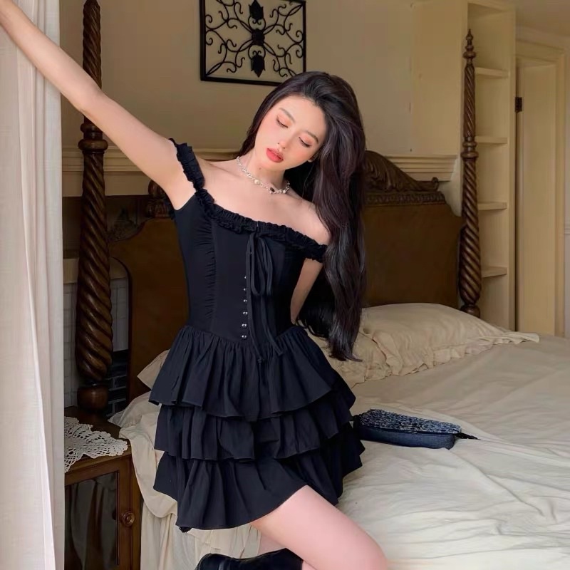 ĐẦM TRỄ VAI XOÈ TẦNG CỔ ĐIỂN
