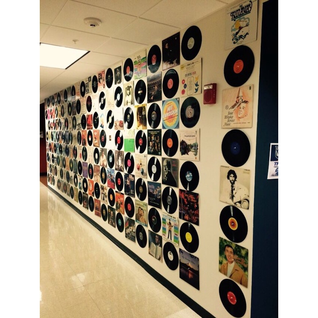 Mô hình đĩa than trang trí bằng nhựa 30cm, giúp tạo cá tính cho không gian