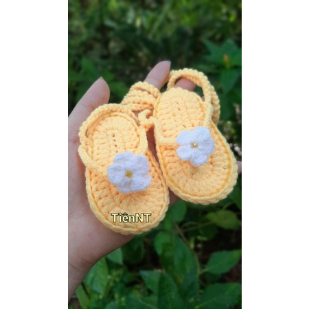 Giày dép len chiến binh kẹp ngón len handmade cho bé từ sơ sinh đến 24 tháng nhiều mẫu nhiều màu
