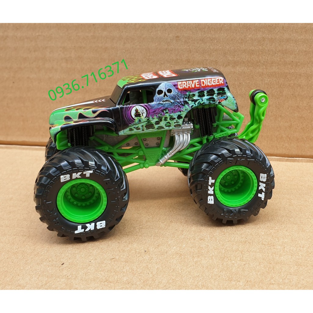 Mô hình xe tải quái vật Monster Jam MJ55 hàng Spin Master Canada