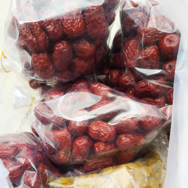 1KG TÁO ĐỎ CÓ HẠT, KHÔNG HẠT; TÁO ĐEN; TÁO K HẠT. Date luôn mới.