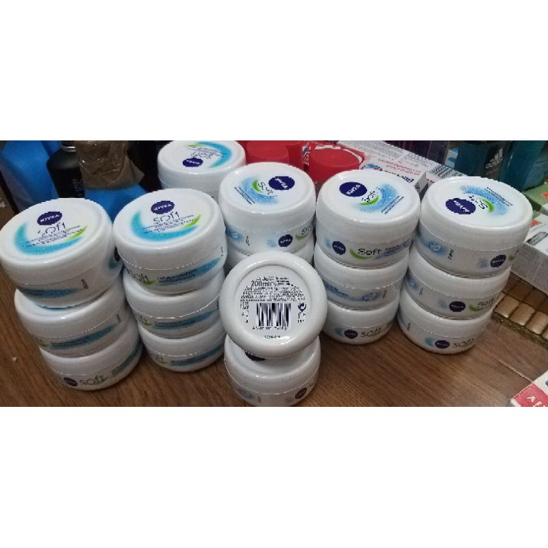 kem nivea soft