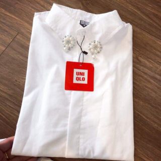 Áo sơ mi có họa tiết cổ đức