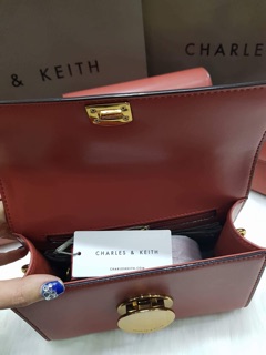 Túi Charles & keith