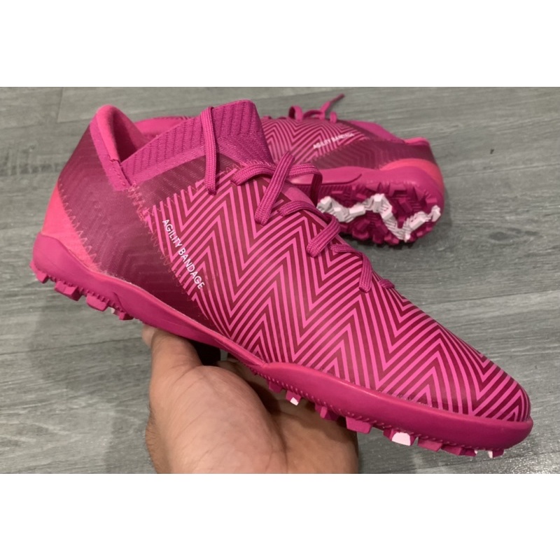 Giày đá bóng sân nhân tạo Nemeziz 18.1 Hồng mận