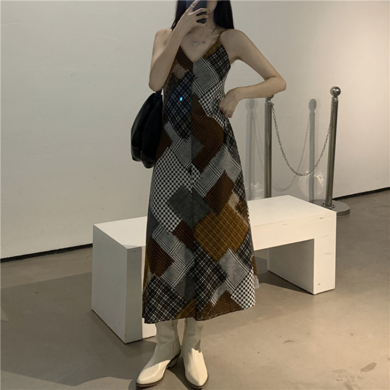 Đầm dài không tay hai dây cổ V họa tiết cá tính cho nữ | BigBuy360 - bigbuy360.vn