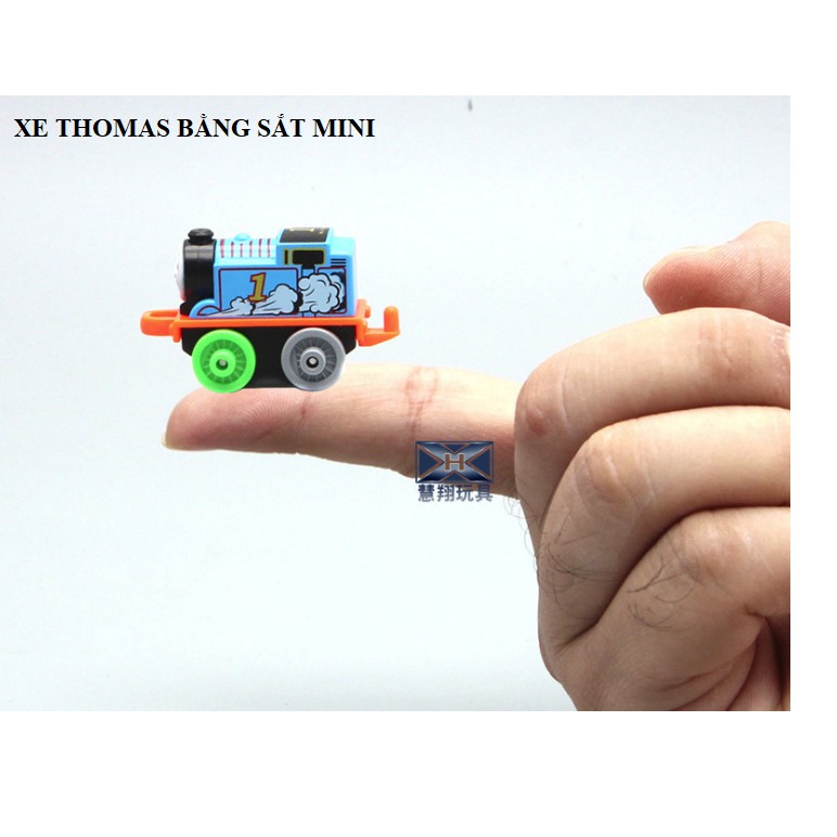 Bộ xe và nhà đẩy tàu hỏa thomas mini đồ chơi trẻ em gồm 1 nhà và 4 xe