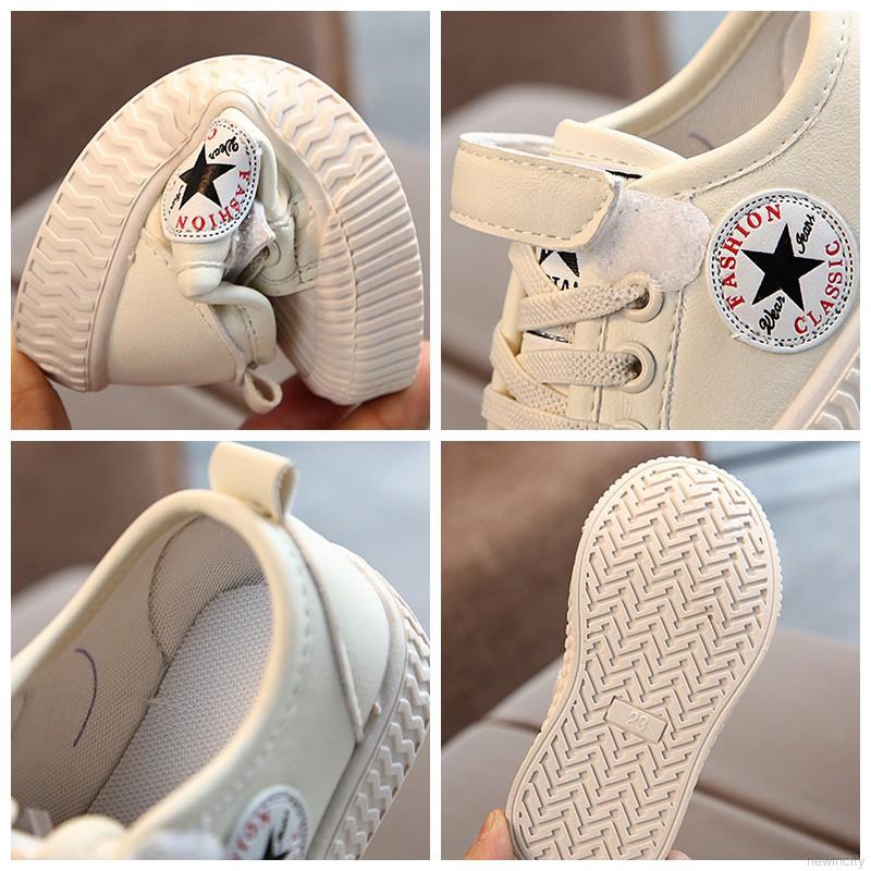 Giày thời trang Hàn Quốc đế mềm chống trượt in họa tiết chữ dành cho em bé