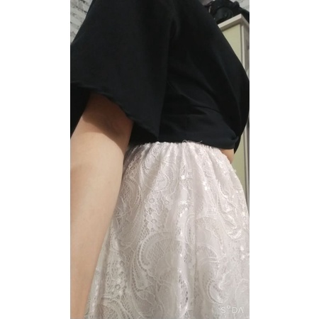 Chân váy ren size S lưng thun