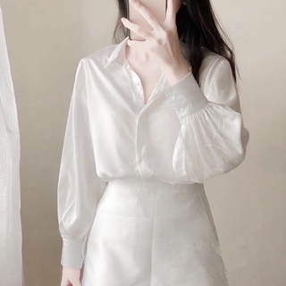 Ảnh chụp áo sơ mi lụa trắng phom suông dài tay cổ đức công sở chất liệu lụa trai mềm mịn không nhăn nhàu mặc đi làm trắng xanhA14 tại Hà Nội