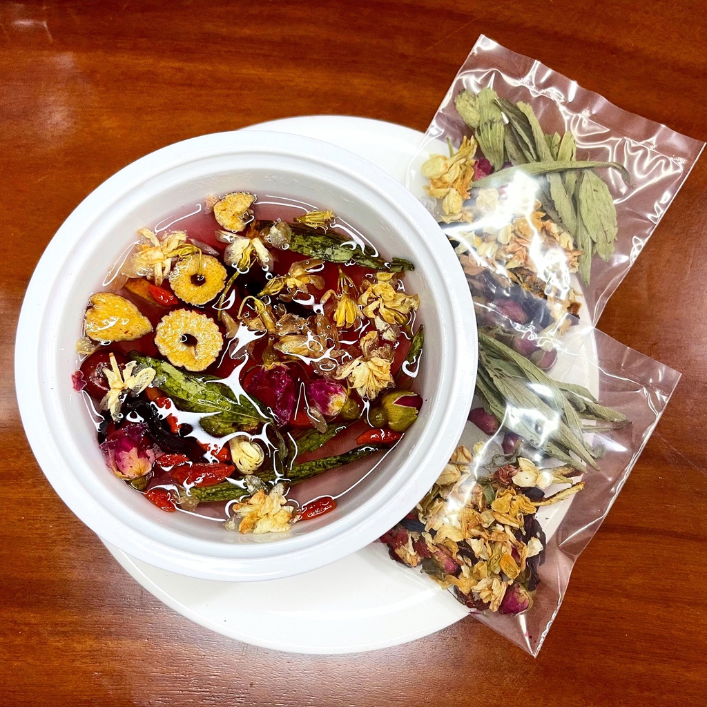 Trà hoa quả thảo mộc Bát Hoa Tiên Mộc Trà