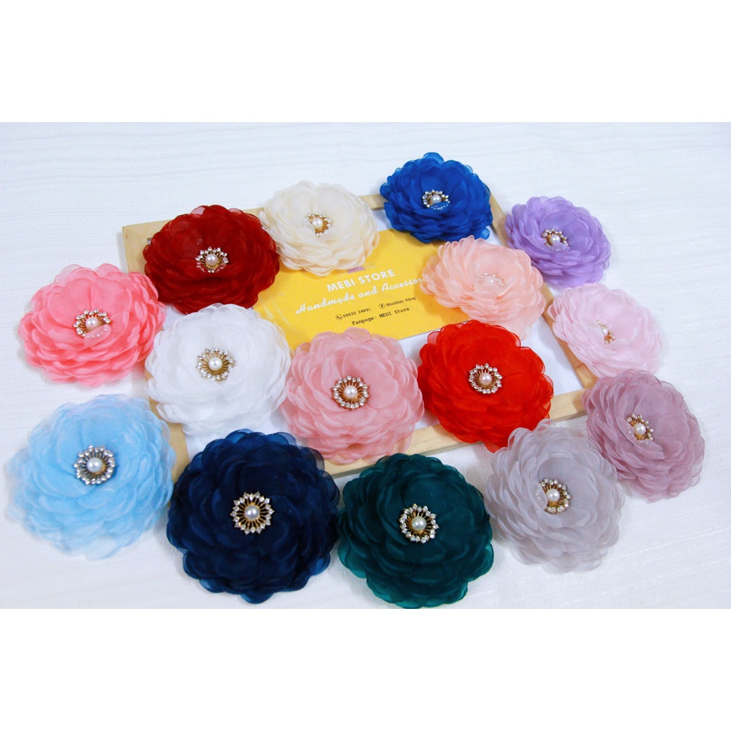 Hoa cài áo voan nhụy đá chùm nhiều màu cao cấp