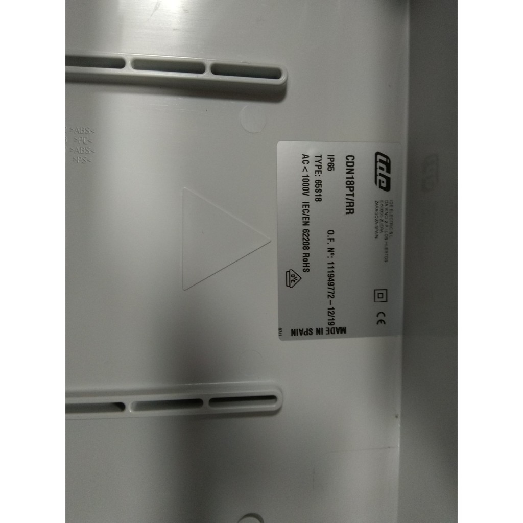 Tủ điện nhựa lắp nổi, chống nước, chống bụi IP65 IDE 18 Module