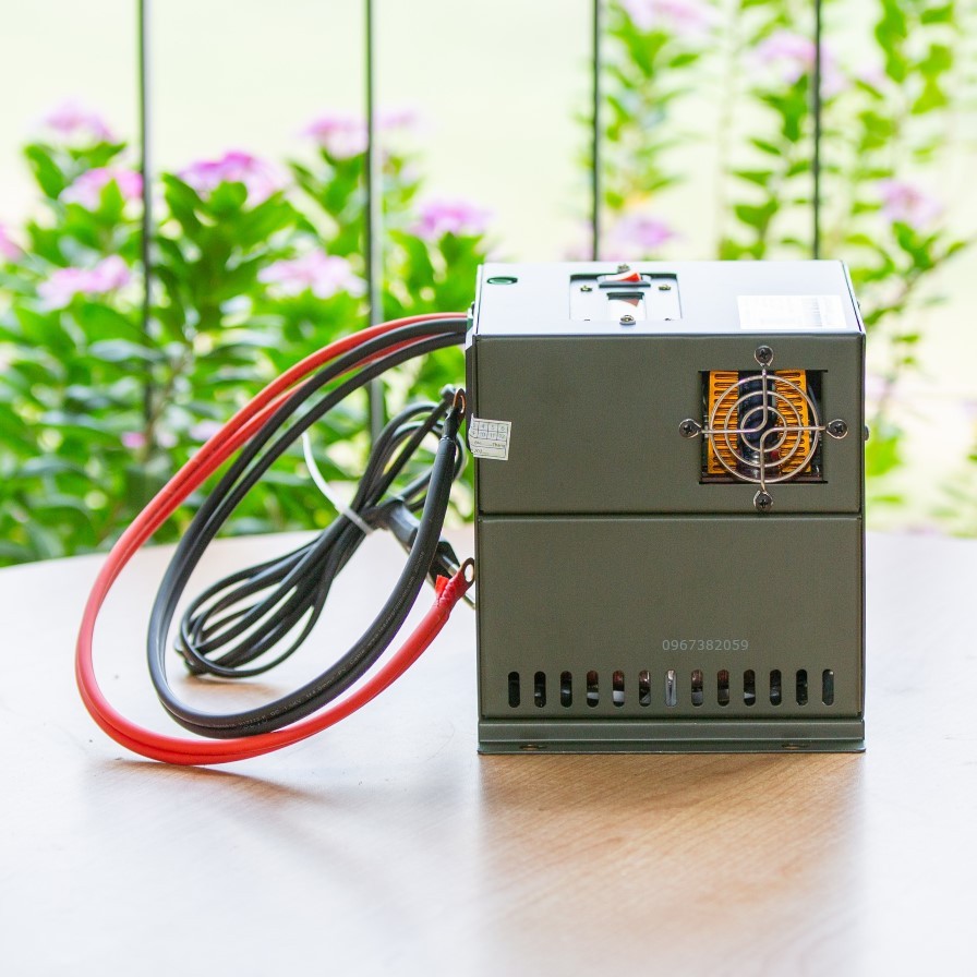 Máy kích điện 12V lên 220V sóng Sine tinh khiết chuẩn hàng NHẬT BẢN 1500VA/850W kiêm sạc bình ắc quy tự ngắt