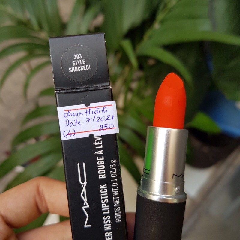 Thanh lý son Mac Powder Kiss màu 303 Style Shocked