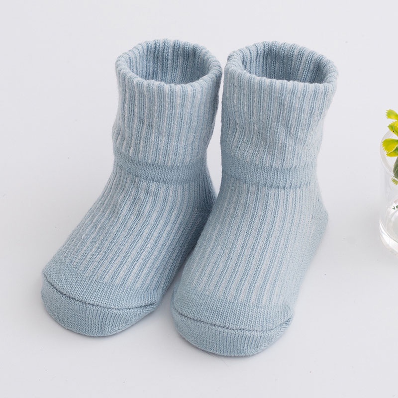 Vớ giữ ấm màu sắc đơn giản xinh xắn dành cho bé