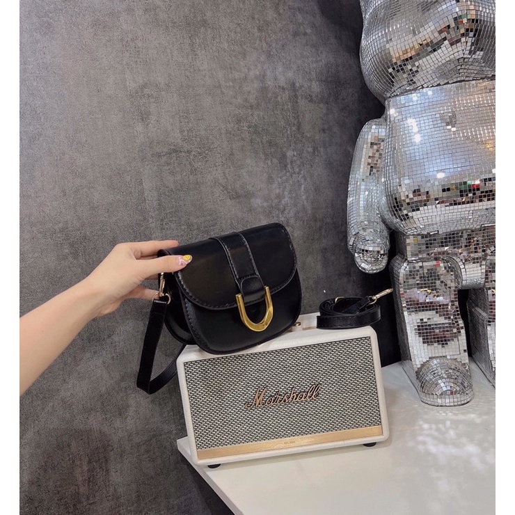 Túi cnk móng ngựa mẫu mới,nóng bỏng tay luôn